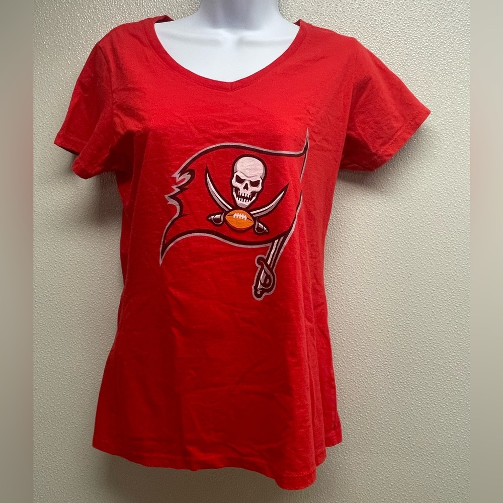 Tampa Bay Buccaneers Women's Small Shirt, Fanatics Red Blouse. Bucs NFL Football